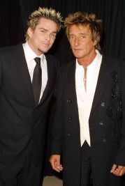 Mark McGrath and Rod Stewart 2001, NY.jpg